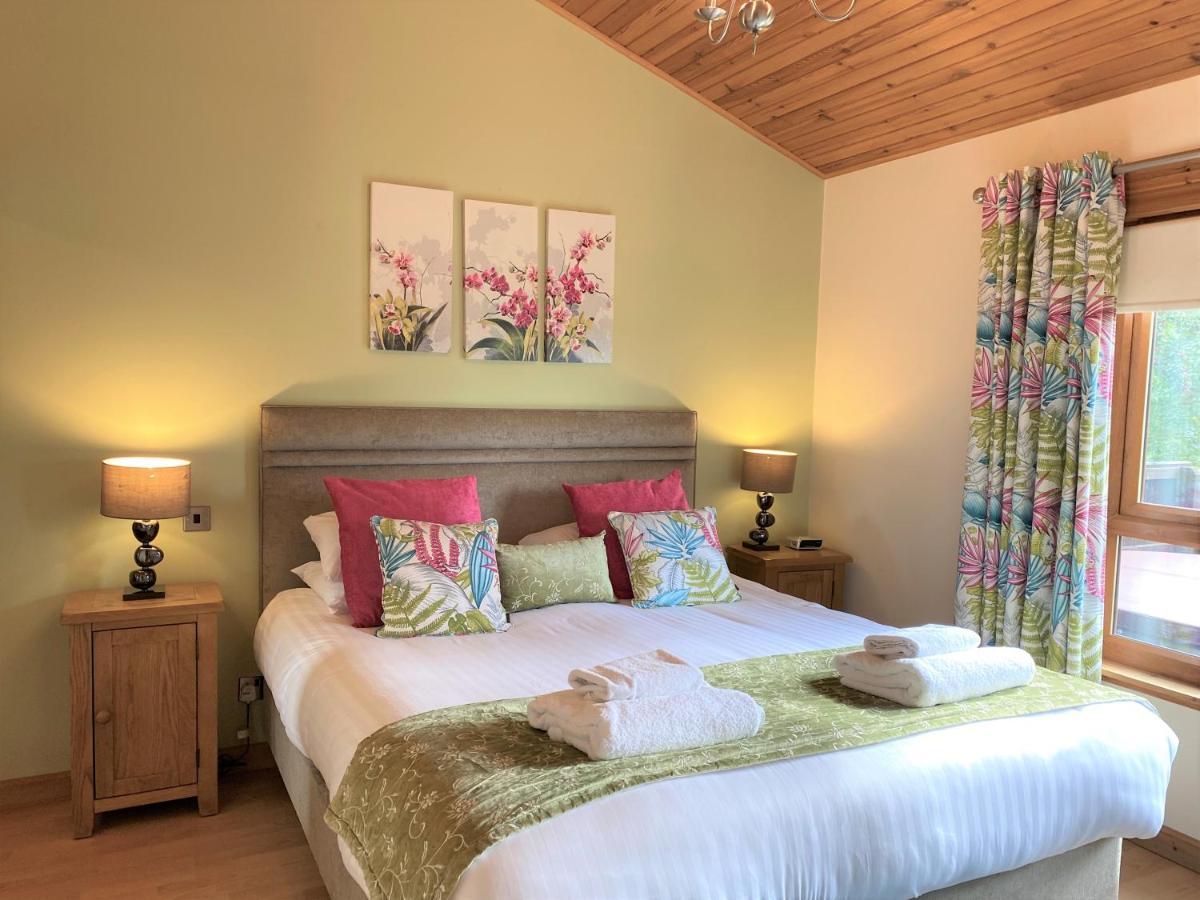Douglas Fir Lodge With Hot Tub Cupar Ngoại thất bức ảnh