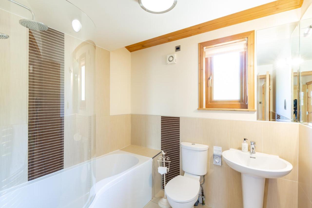 Douglas Fir Lodge With Hot Tub Cupar Ngoại thất bức ảnh
