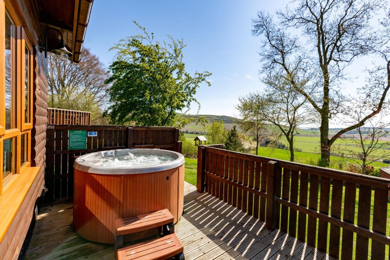 Douglas Fir Lodge With Hot Tub Cupar Ngoại thất bức ảnh